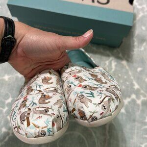 NIB TOMS Women's Alpargata White Watercolor Sloth Print Size 5